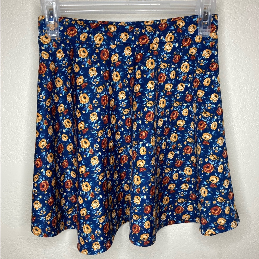 Blue, yellow and red-orange flowered